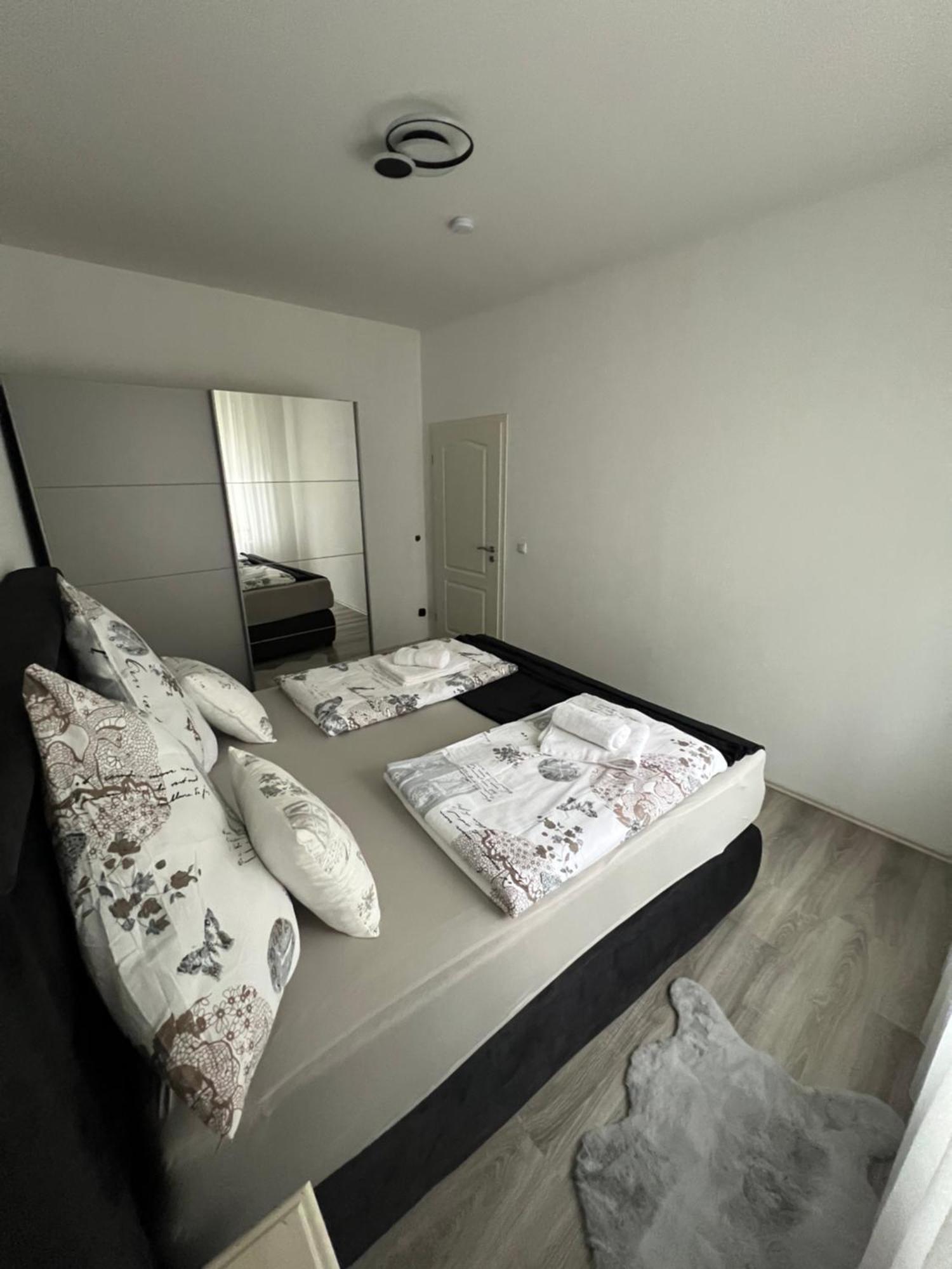 Apartment 1 In Duisburg-Mitte, Altstadt Bagian luar foto